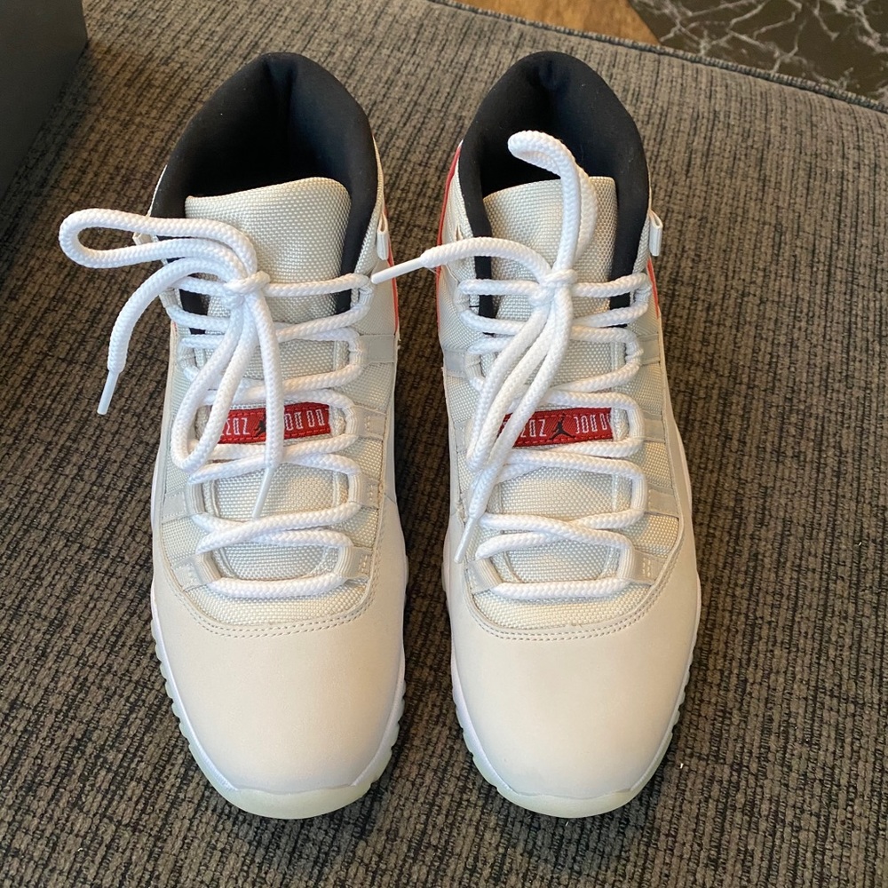 AIR JORDAN 11 RETRO